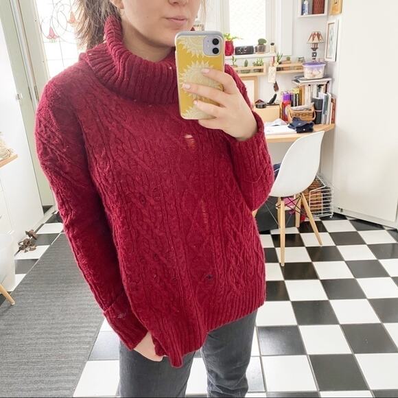 Free People Distressed Cable Knit Turtleneck sz S - Picture 9 of 9